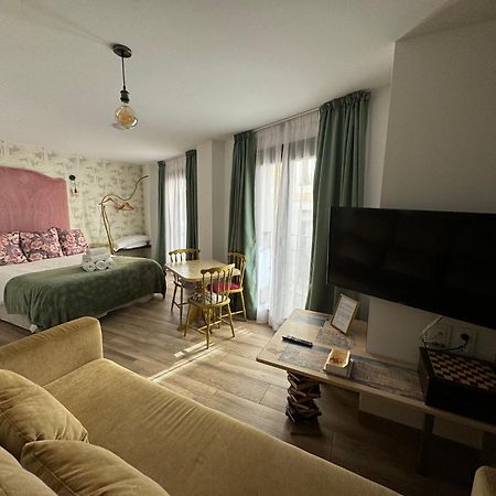 Ateneo Cuenca Suites Con Cocina En El Casco Historico Zewnętrze zdjęcie
