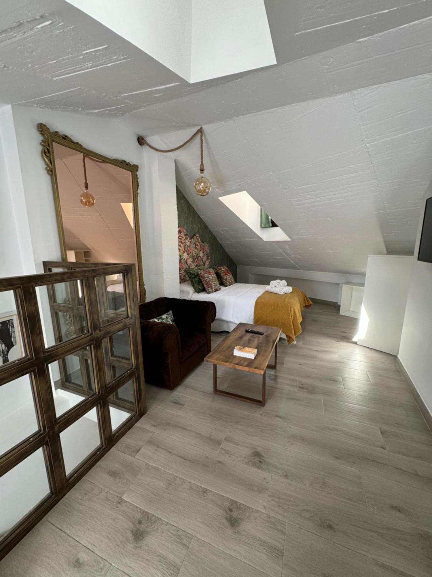 Ateneo Cuenca Suites Con Cocina En El Casco Historico Zewnętrze zdjęcie