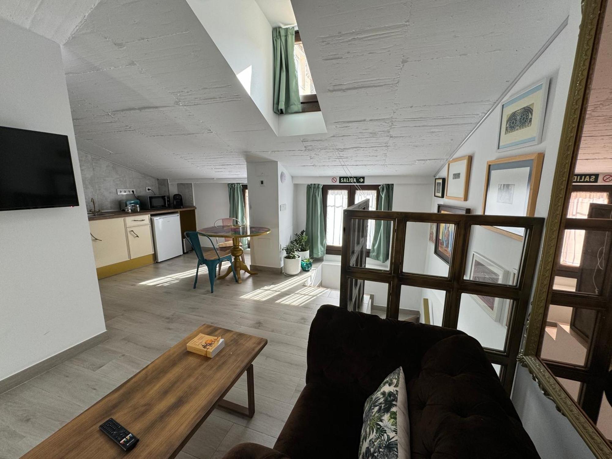 Ateneo Cuenca Suites Con Cocina En El Casco Historico Zewnętrze zdjęcie