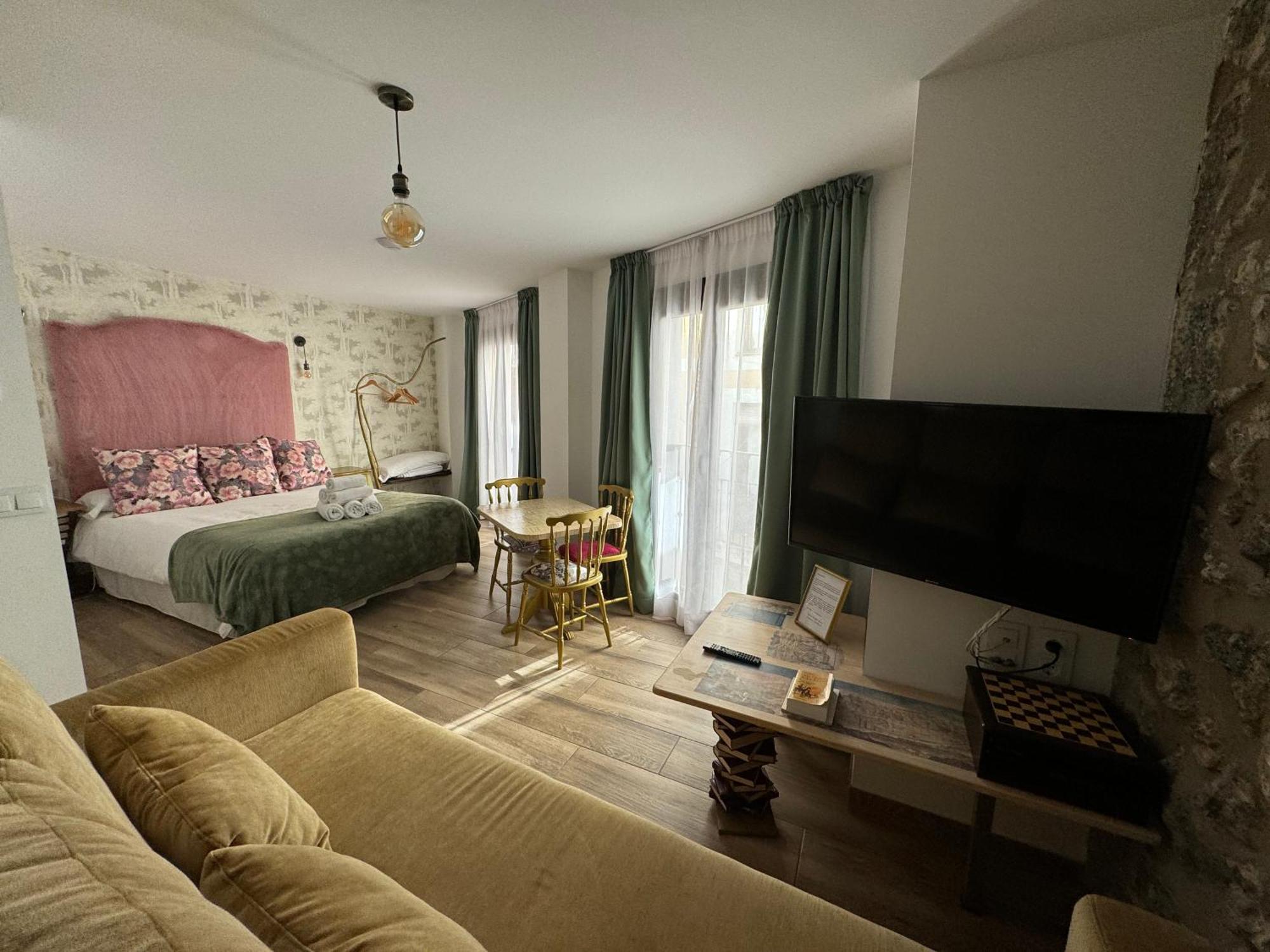 Ateneo Cuenca Suites Con Cocina En El Casco Historico Zewnętrze zdjęcie